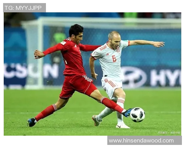 足球明星联手挑战瓦罗兰特游戏世界展现竞技魅力与团队精神